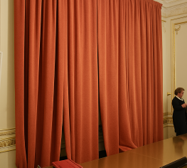 Coral velvet wall, backdrop for band {{brizy_dc_image_alt imageSrc=